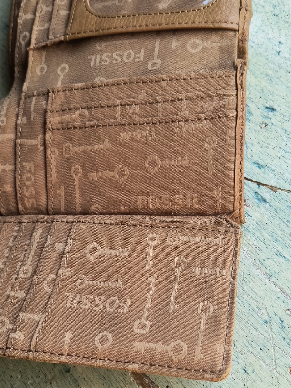 Fossil Key Wallet - Picture 8 of 12